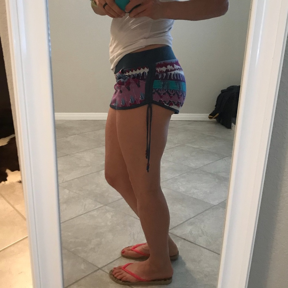 Billabong shorts size M